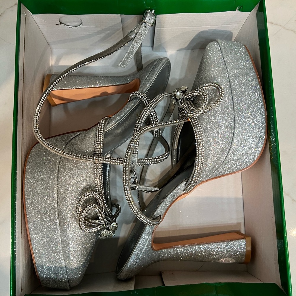 Women's Rhinestone Bow Platforms - Picture 7 of 7